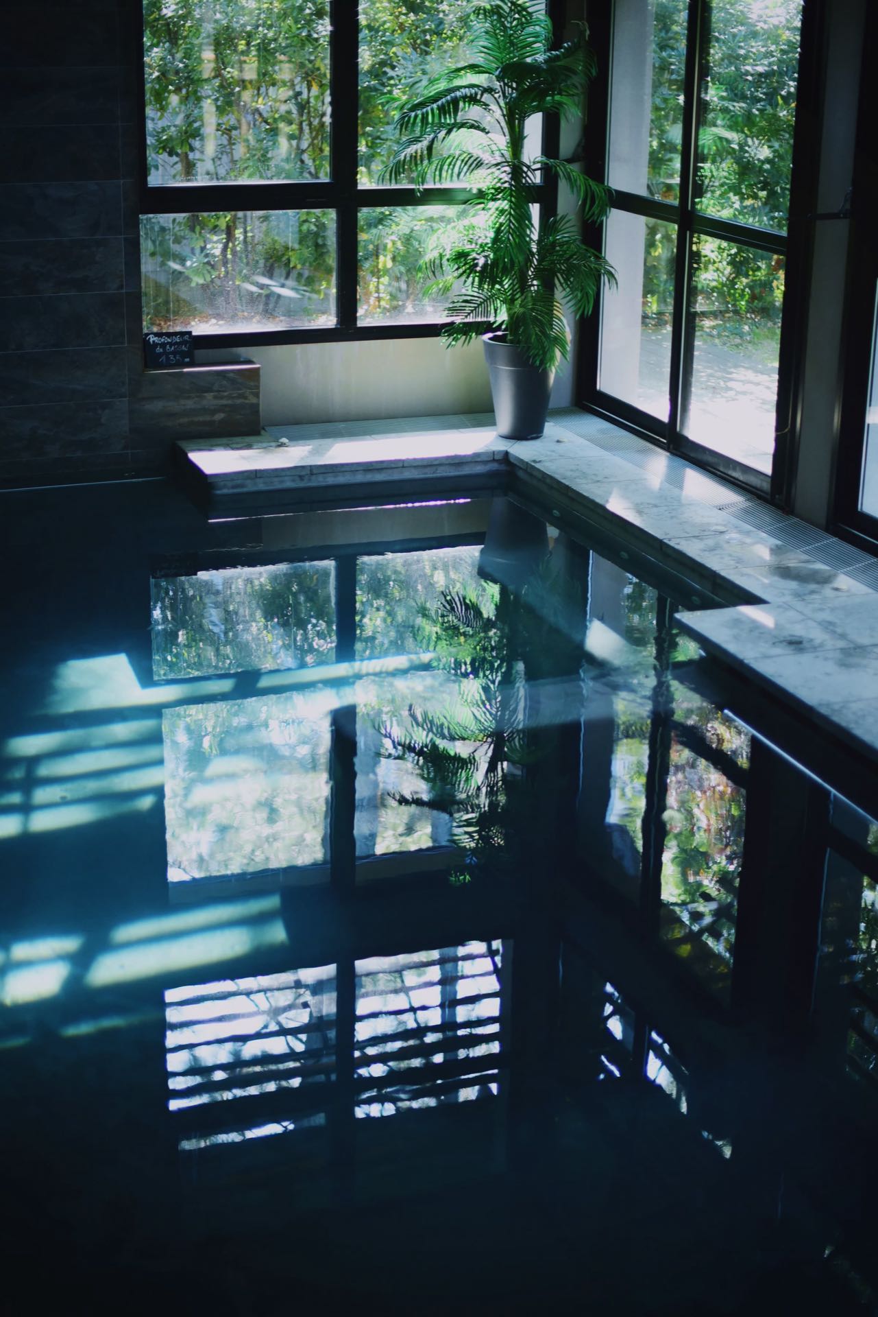 Piscine thérapeutique intérieure du centre de kiné Villa Balnea
